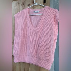 light pink vintage vest. perfect for transitioning to spring!!